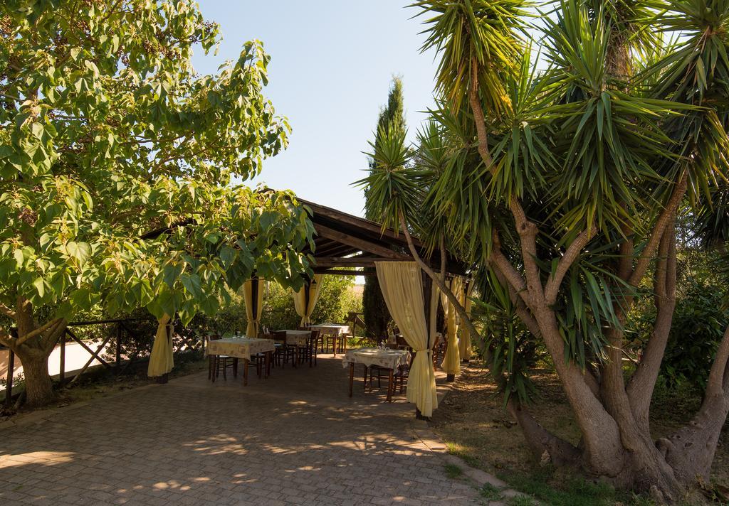 B&B Corte Degli Struzzi Pescia Romana Exterior photo